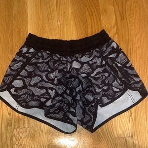 Lululemon tracker shorts
